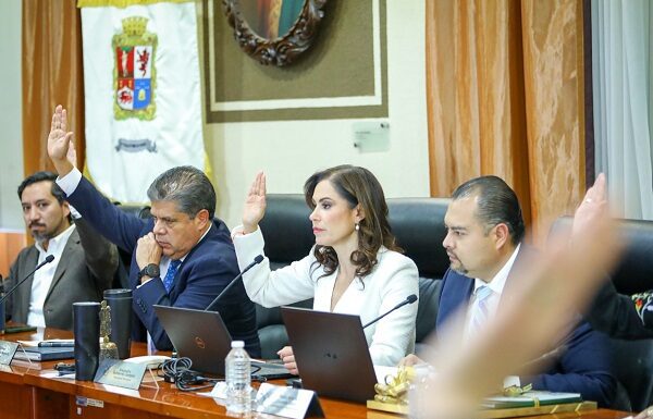 Ayuntamiento palomea 102 MDP para programas de salud en León