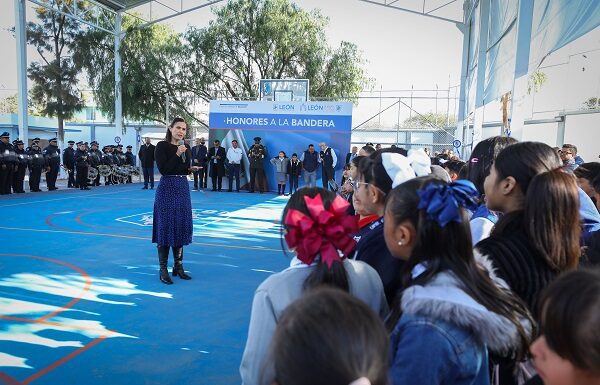Participa León fortalece la educación en el municipio
