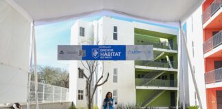 Entrega Ale Gutiérrez departamentos promovidos por IMUVI