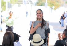 Celebra Libia Dennise fundación de Comonfort con su gente