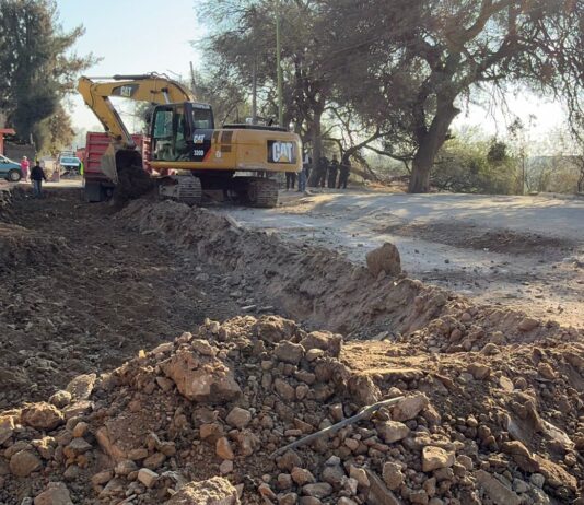 Atienden a vecinos de la colonia Independencia inconformes con obras públicas de Silao
