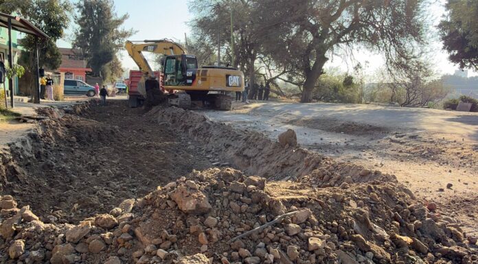 Atienden a vecinos de la colonia Independencia inconformes con obras públicas de Silao