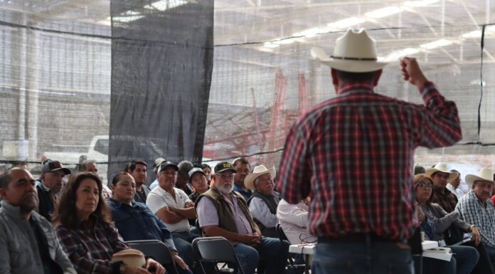 Xonotli suma a las universidades para trabajar por el campo de Guanajuato