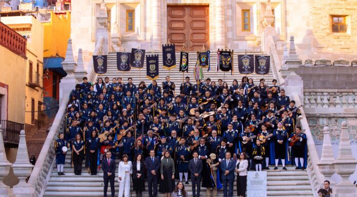 Declara Libia Dennise a Estudiantina de UG como Patrimonio Cultural Intangible