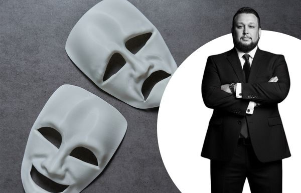 El error de “humanizar” la política, es convertirla en teatro