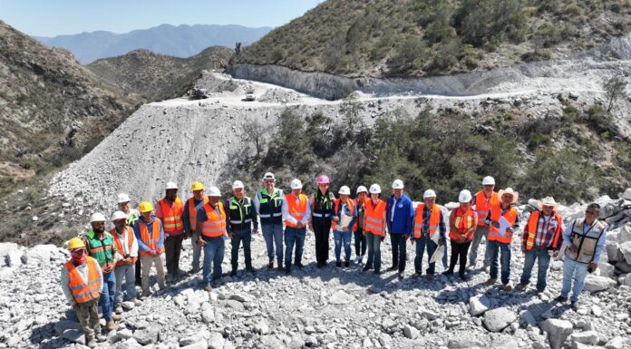 Visita gobernadora Libia Dennise Atarjea y Doctor Mora