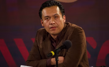 Marx Arriaga se aferra a la nómina y se “atrinchera” en oficina pública