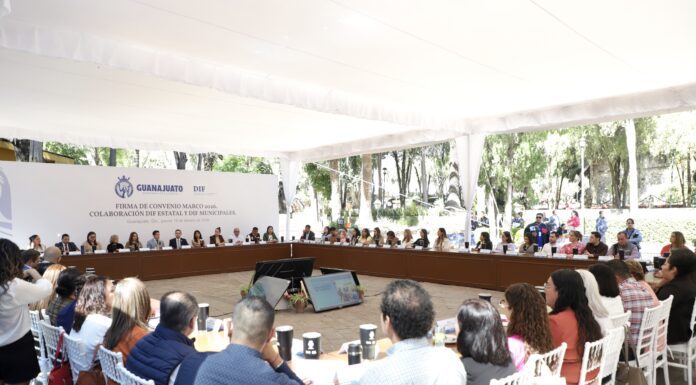 Firma DIF estatal convenio marco con municipios de Guanajuato