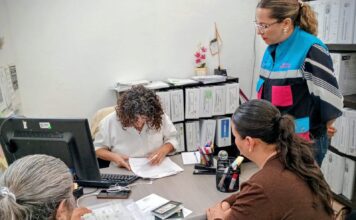 Gestiona Melanie Murillo visas humanitarias y reúne a familia de Silao