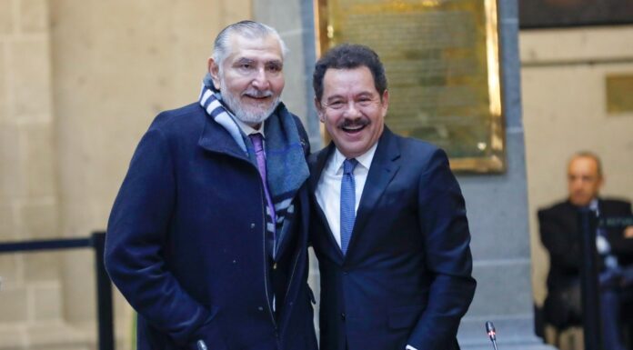 Renuncia Adán Augusto a coordinación de Senadores de Morena