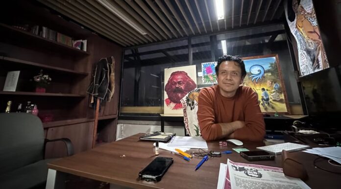 Tras recibir oficio de despido, Marx Arriaga deja “su oficina”