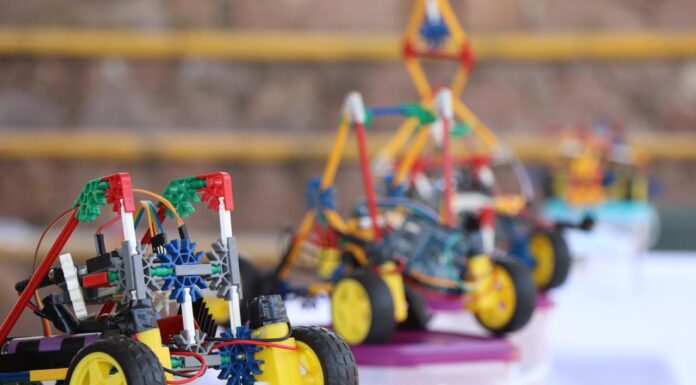 Con talleres de robótica impulsa Samantha Smith ciencia en niñas capitalinas