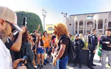 Visibilizan subcultura therion en el Arco de la Calzada de León