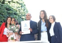 ¡Que vivan los novios!; 150 parejas se casan en el Arco de la Calzada