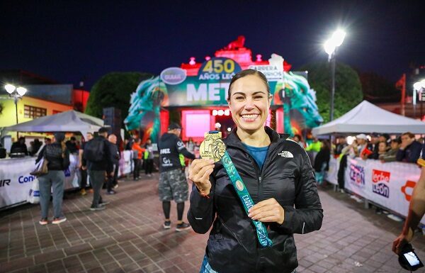 Carrera de los Barrios se suma a celebración por 450 años de León