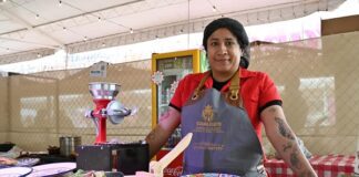 Joven cocinera tradicional conserva el sabor ancestral en cada platillo