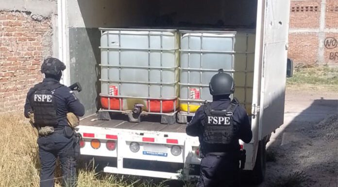 Policía estatal incauta 17 mil litros de huachicol en dos predios