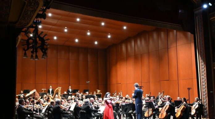 Cautiva OSUG con su programa “Fandango” en el Teatro Juárez