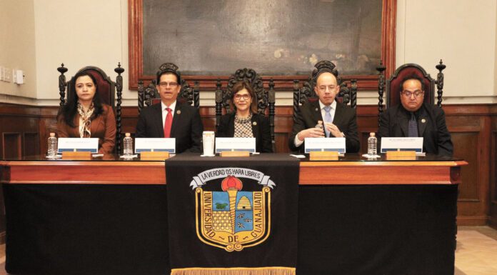 Promueve UG análisis crítico en foro sobre Derecho Laboral