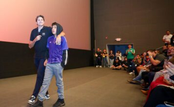 Edmílson imparte charla para inspirar a infancias de León