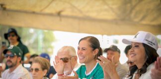 Participa Ale Gutiérrez de 65 aniversario de Liga de Beisbol y Softbol León