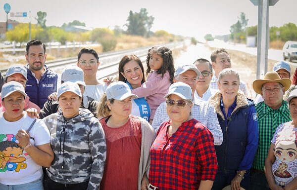 Ale Gutiérrez cumple a vecinos de San Juan de Abajo en León