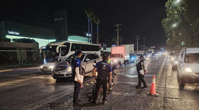 Operativos en León para evitar uso de carril confinado para transporte