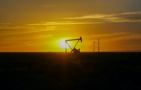 Qatar no refina gas natural y Arabia cierra su mayor refinería