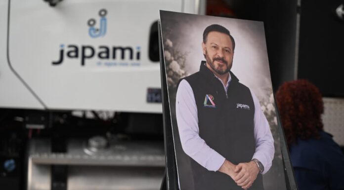 Rinden homenaje a Roberto Castañeda en Irapuato