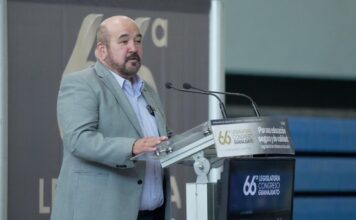 Realizan diputados foro por iniciativa para regular celulares en escuelas