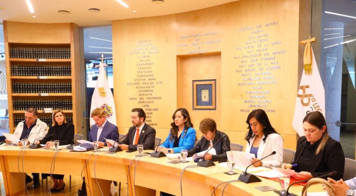 Reciben en comisiones iniciativa para eliminar brecha salarial en Guanajuato