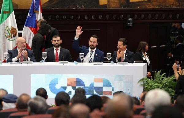 Alan Márquez representa a parlamento mexicano en Foro Internacional