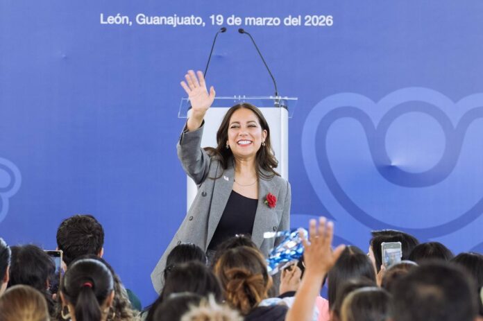 photo_5035585675956259790_y