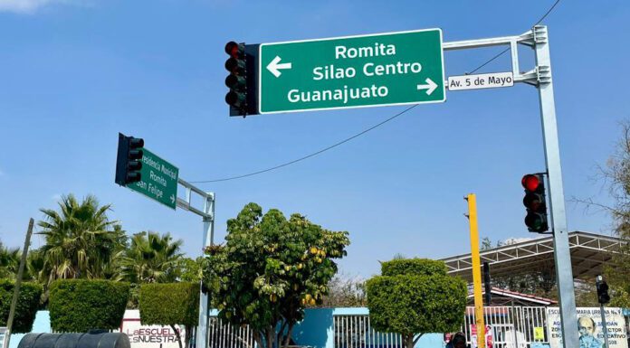 Avanza la instalación de semáforos en Silao