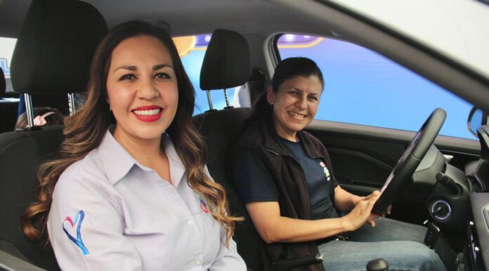 Vecina de Silao gana un auto por ser contribuyente ejemplar