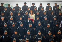 Entrega Ale Gutiérrez uniformes tácticos ergonómicos para mujeres en León