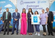 Entregan escrituras y dan certeza jurídica en León