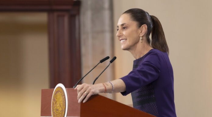 Estamos combatiendo la corrupción, como la combaten allá: Sheinbaum