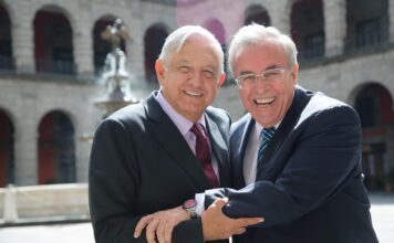 EU pide a FGR detención de gobernador Rocha Moya y 9 personas más