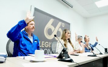 Aprueban diputados dictámen que regula uso de celulares en escuelas