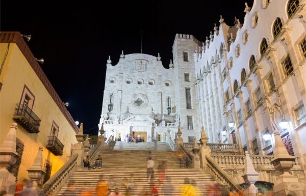 UG es pionero en licenciatura de Comercio Internacional