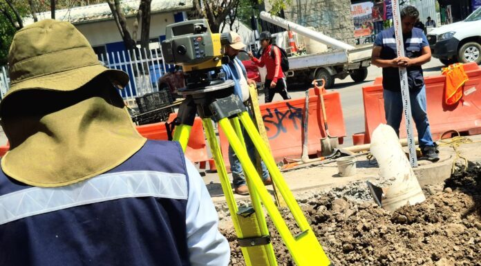 Realiza SAPAS trabajos complementarios en el Blvd Bailleres en Silao