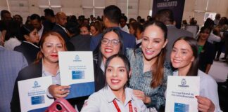 Encabeza Libia García entrega de microcredenciales en Irapuato