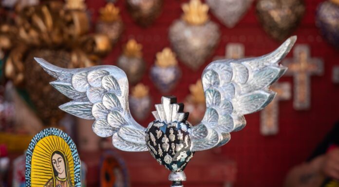 Promueve Mauricio Trejo modelo económico para artesanos en San Miguel de Allende