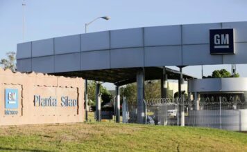 Acuerda sindicato de GM Silao incremento salarial; se evita la huelga