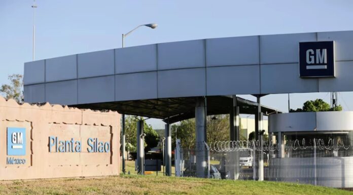 Acuerda sindicato de GM Silao incremento salarial; se evita la huelga