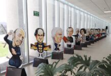 Inauguan exposición “Con sello de León, identidad ilustrada” en el Congreso local