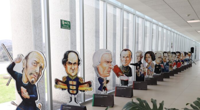 Inauguan exposición “Con sello de León, identidad ilustrada” en el Congreso local
