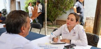 Samantha Smith en escucha activa para atender a ciudadanos en la capital