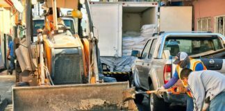 Realiza SAPAS labores de limpieza en algunas calles de Silao